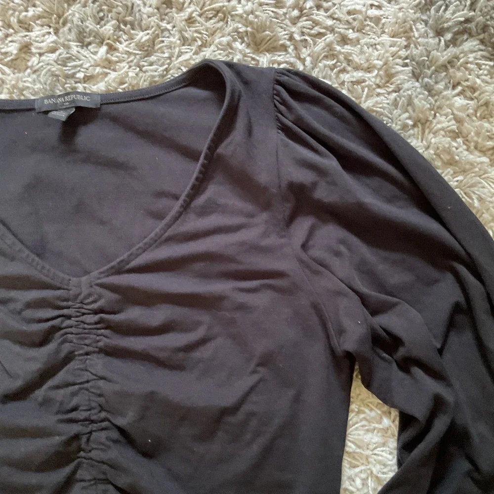 Banana Republic Black Ruched V-Neck Puff Sleeve Knit Top Large